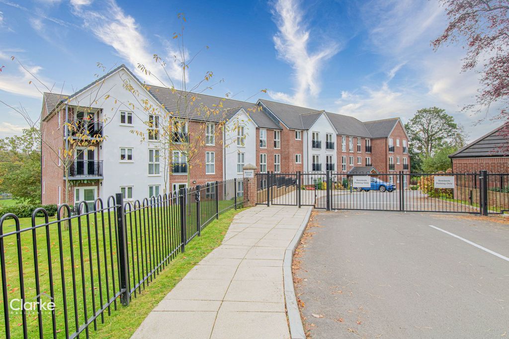 Property photo 1 of 22