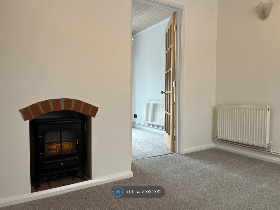 Property photo 1 of 14 Lounge