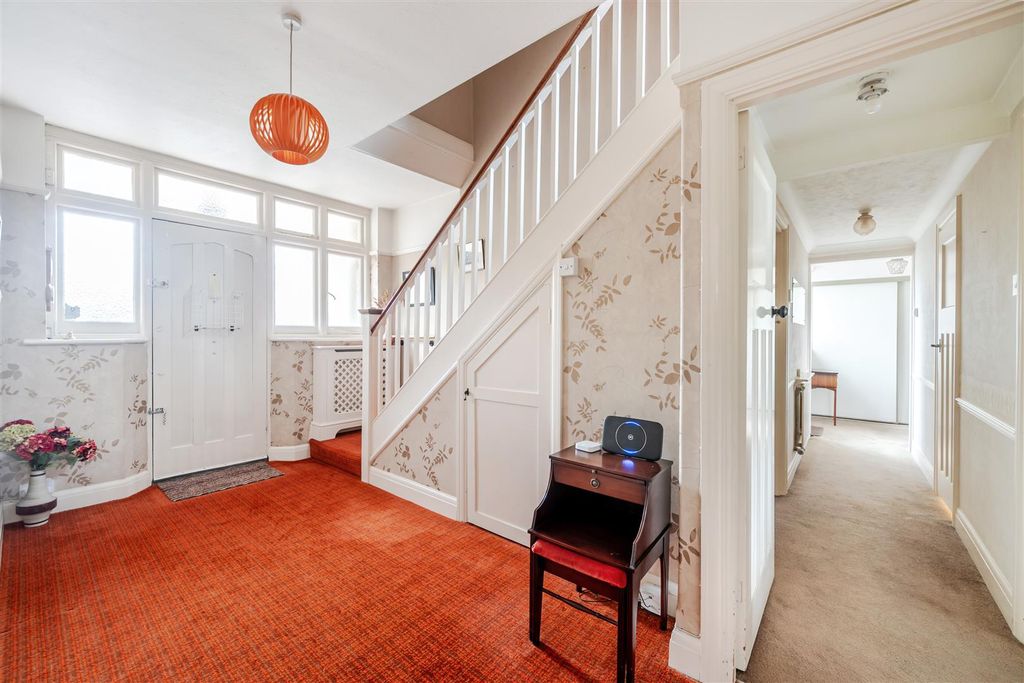 Property photo 3 of 15 1404648-14-6978B6000F79F.Jpg