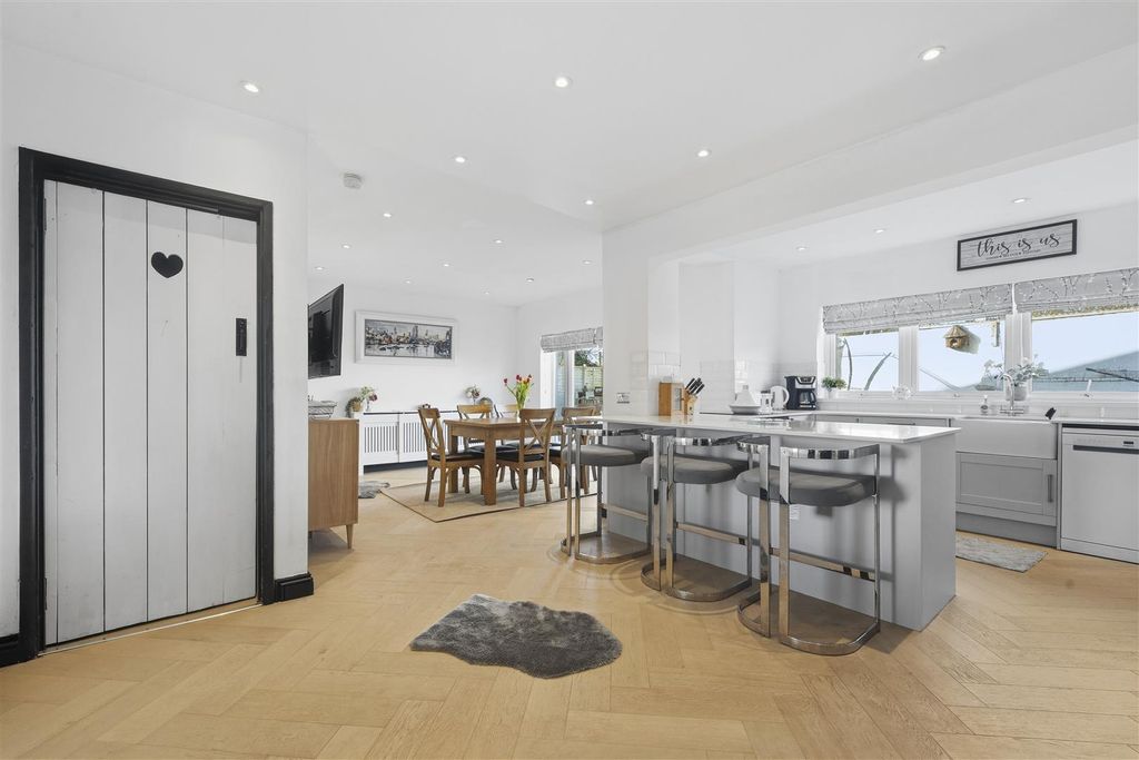 Property photo 2 of 30 23-A7407987.Jpg