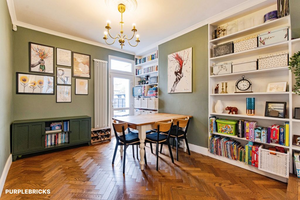 Property photo 3 of 34 Dining Room
