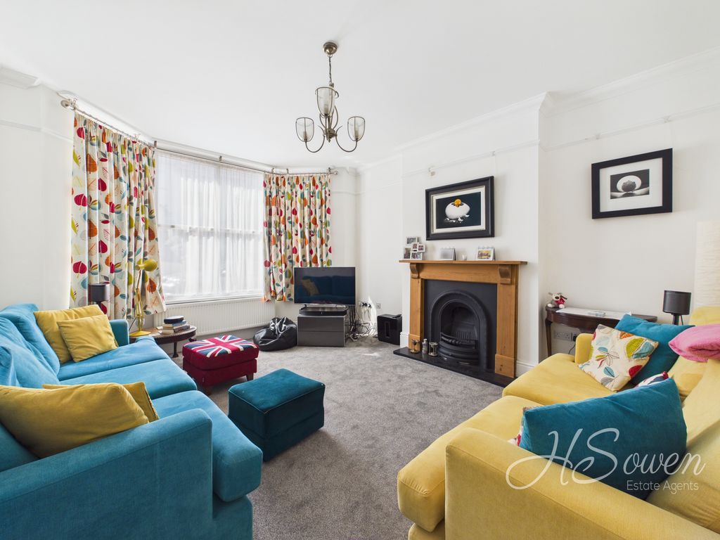 Property photo 2 of 25 Photo 5