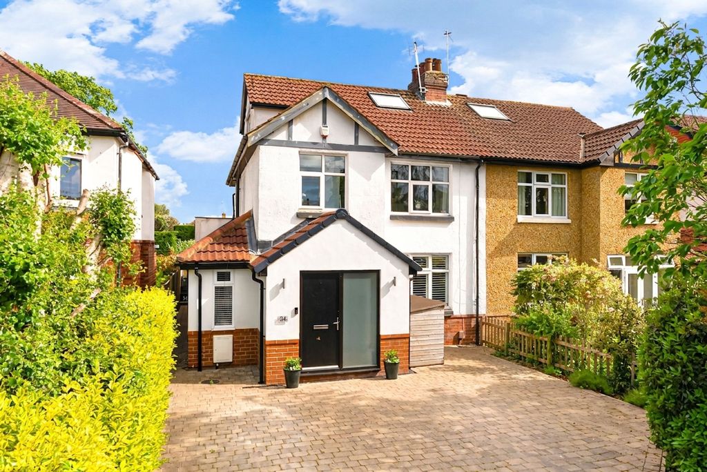 Property photo 1 of 33