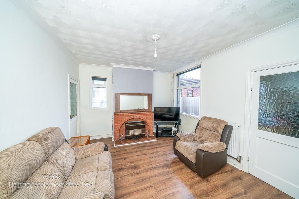 Property photo 2 of 27 Webbs-211.Jpg