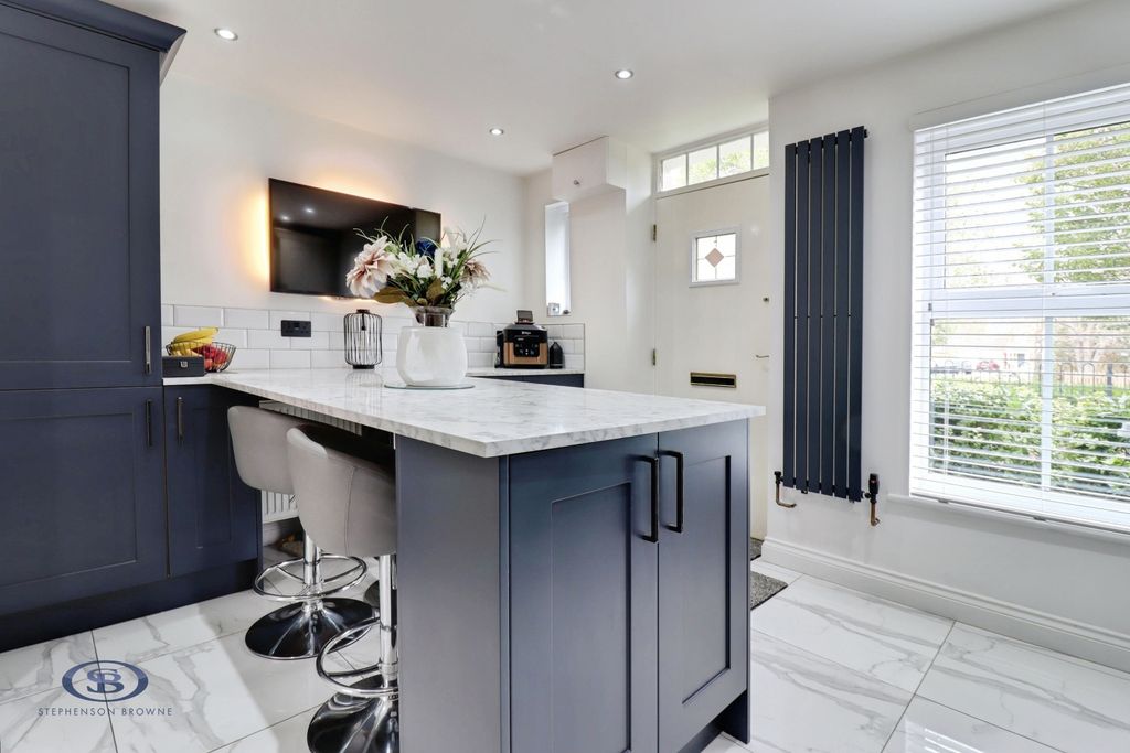 Property photo 2 of 31 Pbox-Img.Jpg