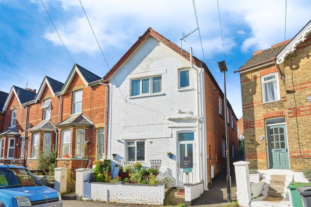 Property photo 2 of 10 Front