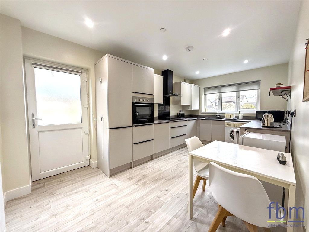 Property photo 2 of 14 Picture No. 05