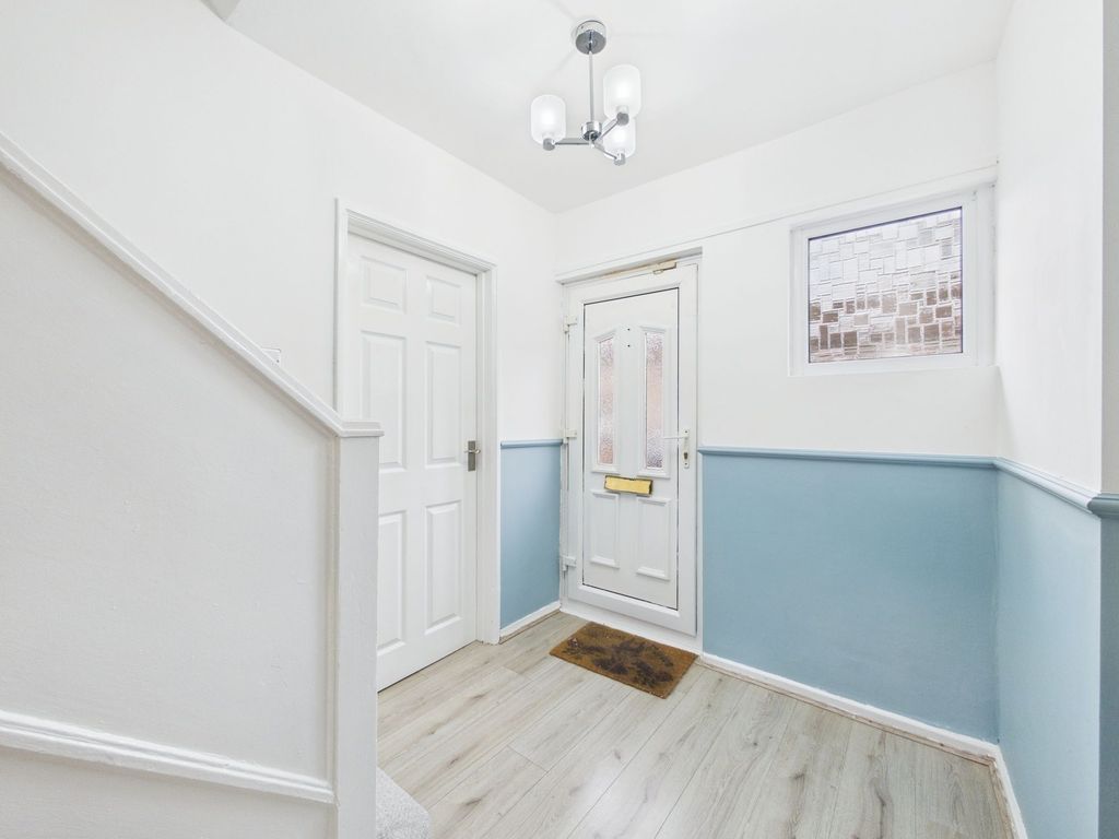 Property photo 2 of 28