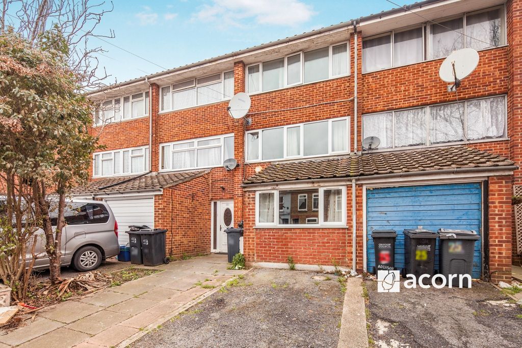 Property photo 2 of 10 8d863Aa3-220d-F11...