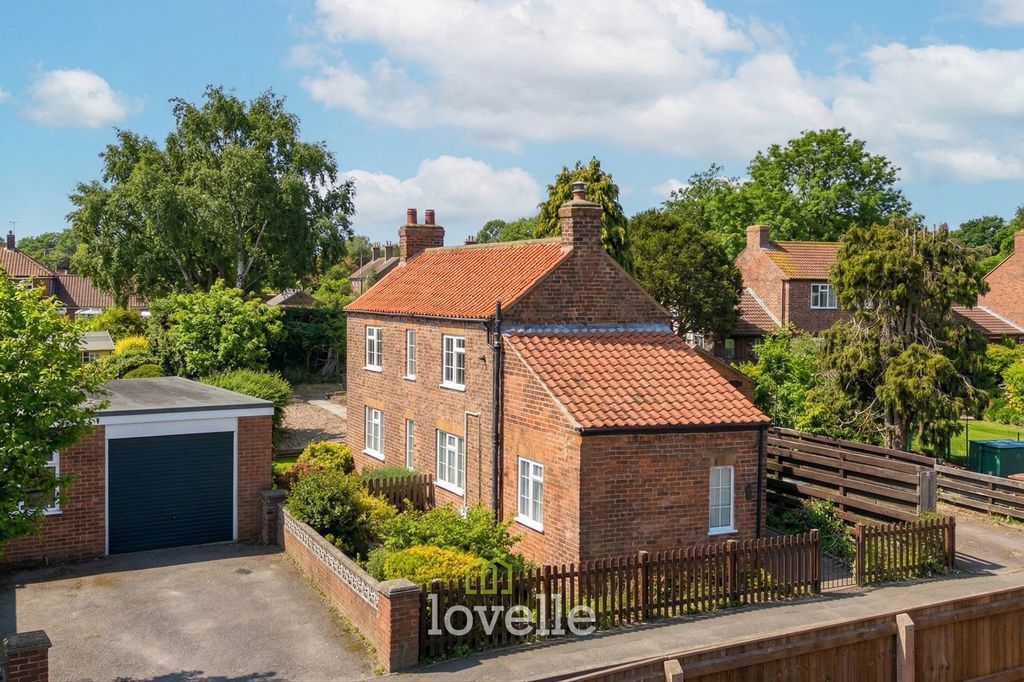 Property photo 1 of 23