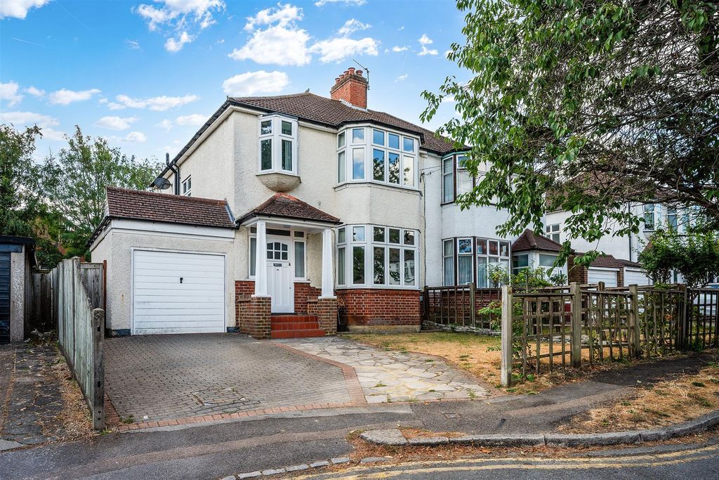 Property photo 1 of 11 Garden Close, - (12).Jpg