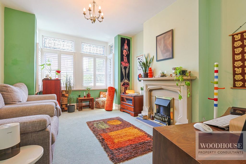 Property photo 2 of 19