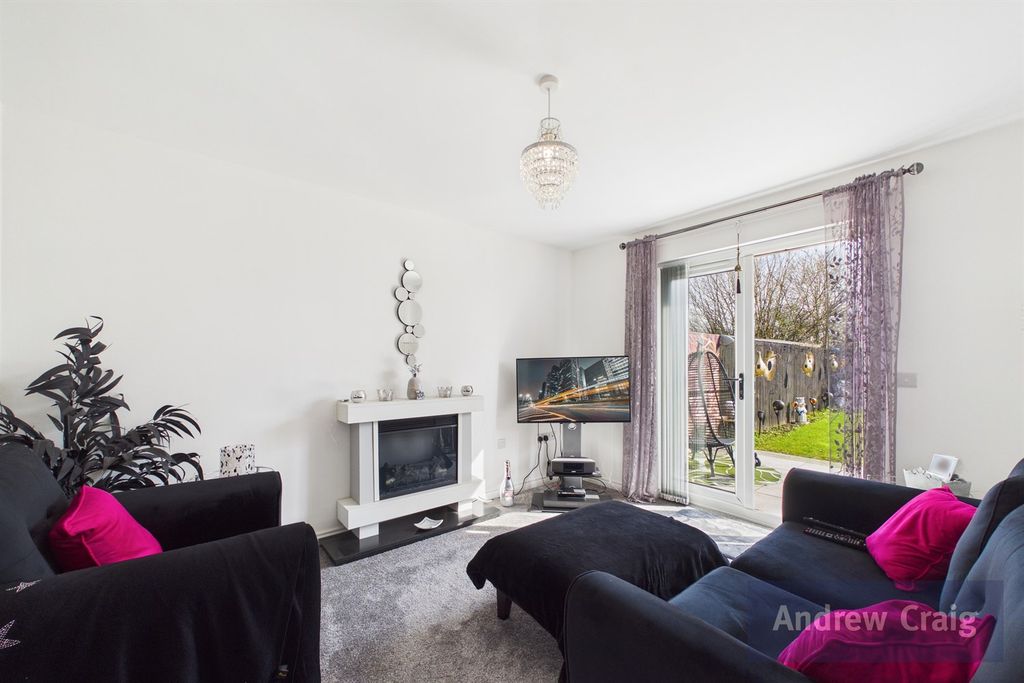 Property photo 2 of 9 Lounge