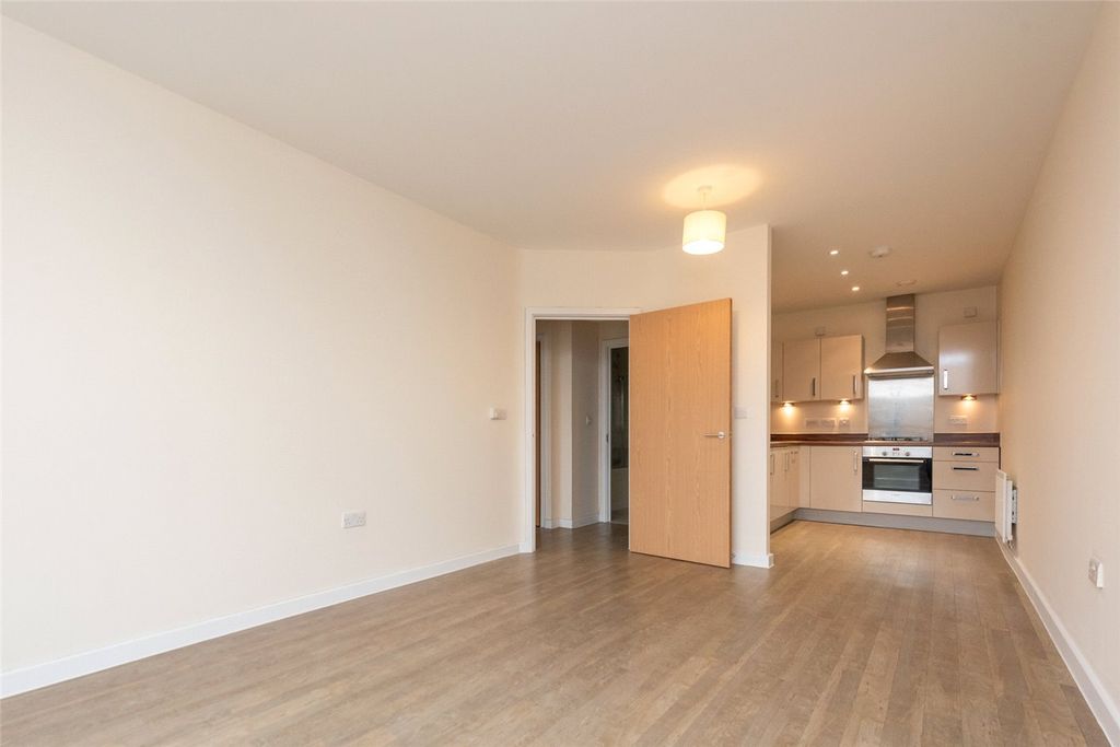 Property photo 1 of 8 Picture No. 15