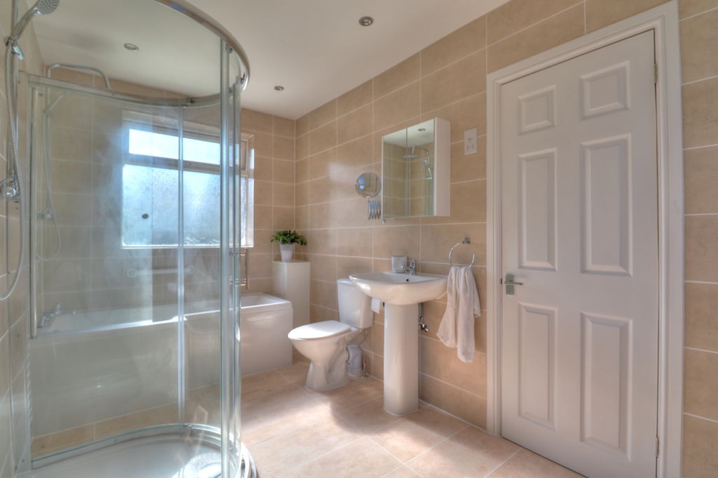Property photo 2 of 16 6