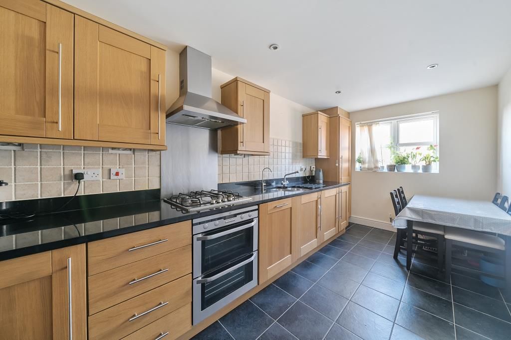 Property photo 3 of 19 Kitchen