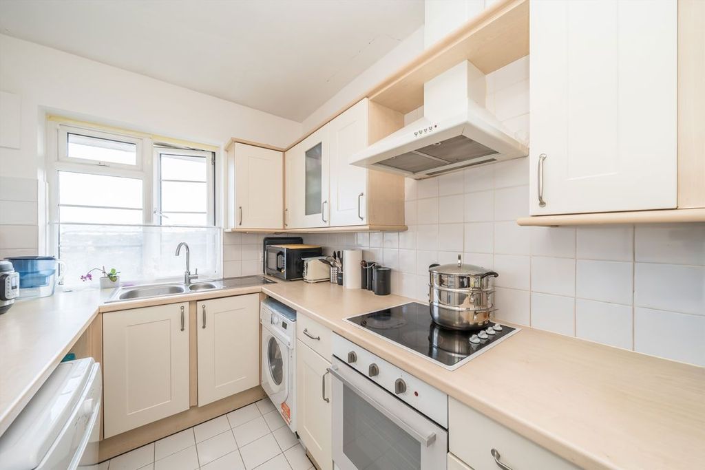 Property photo 3 of 7