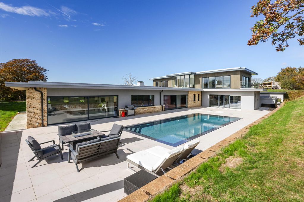 Property photo 1 of 42 Image