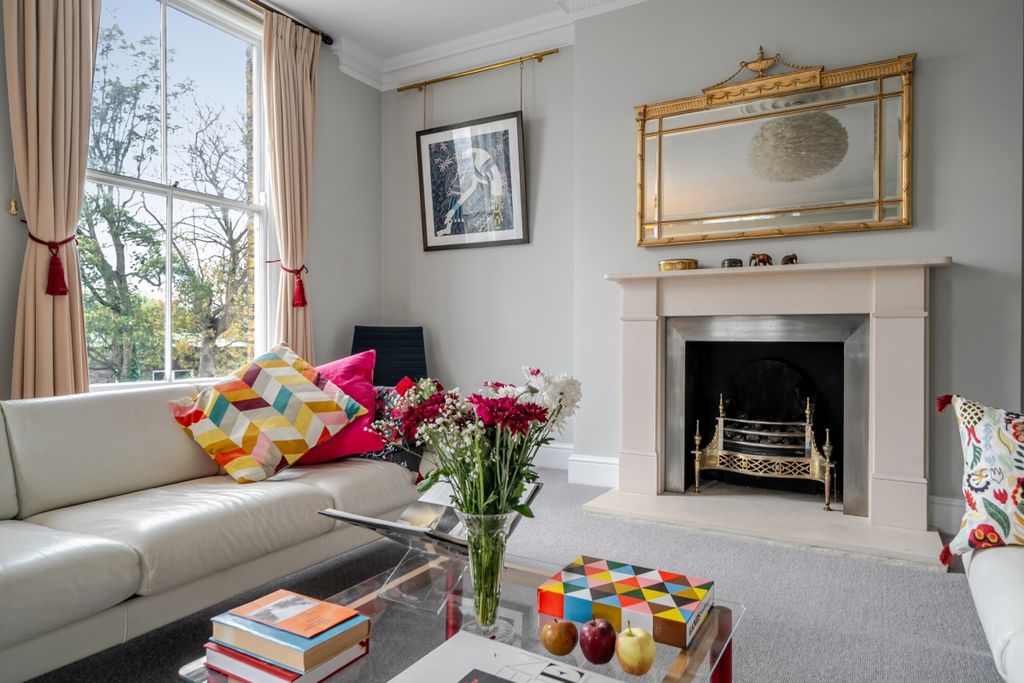 Property photo 3 of 32