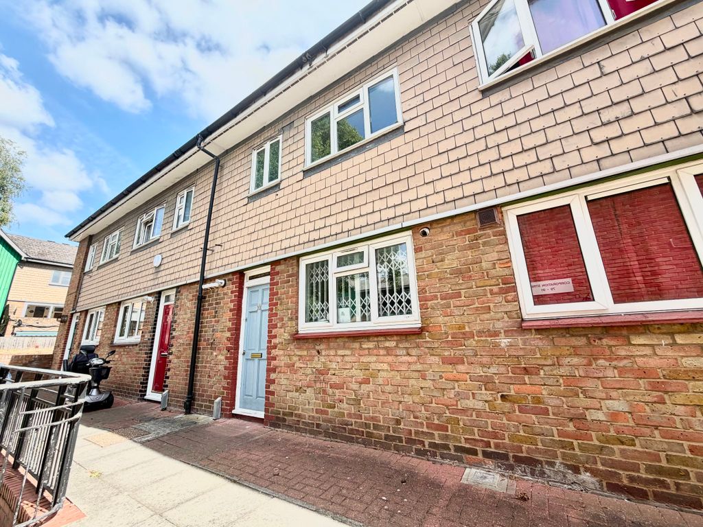 Property photo 1 of 2