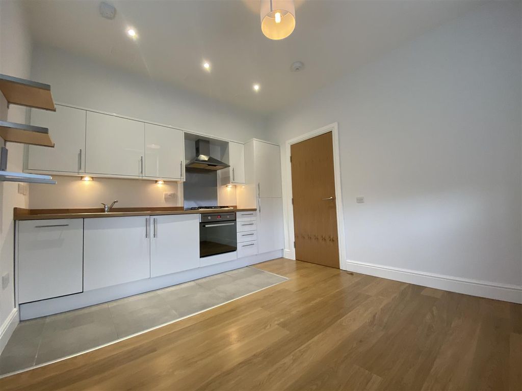 Property photo 3 of 10 3.Jpg