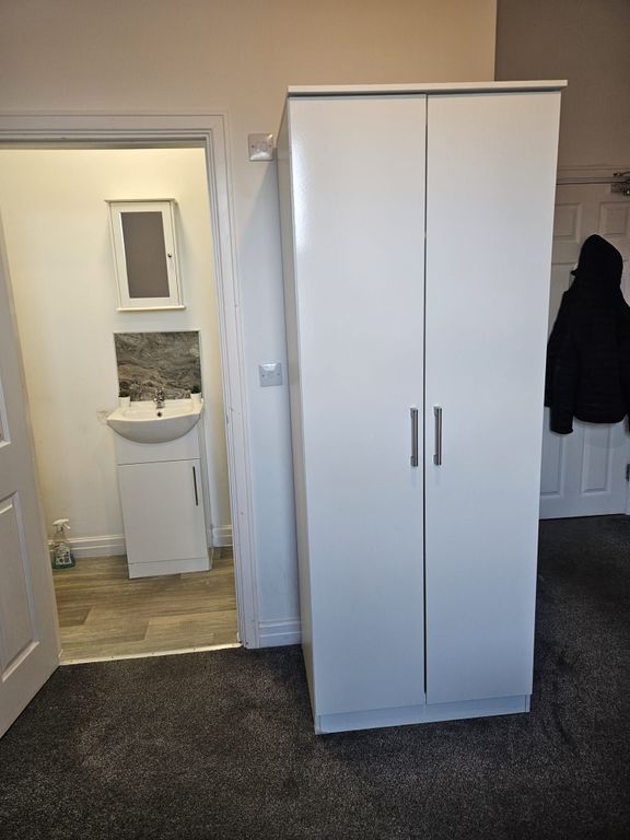 Property photo 3 of 8