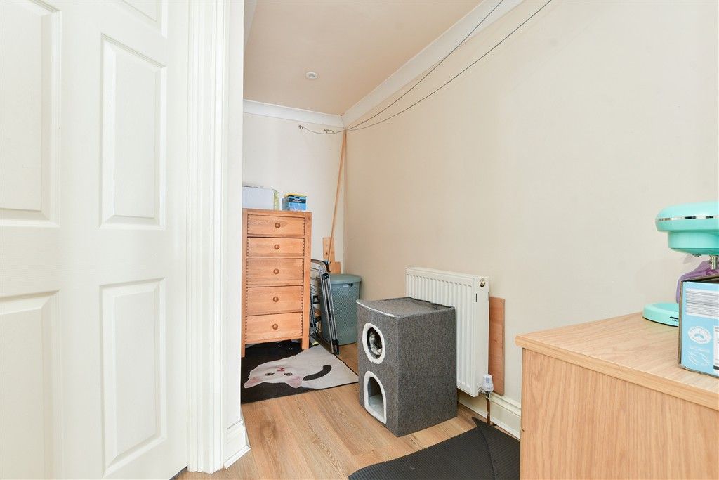 Property photo 3 of 9 ---