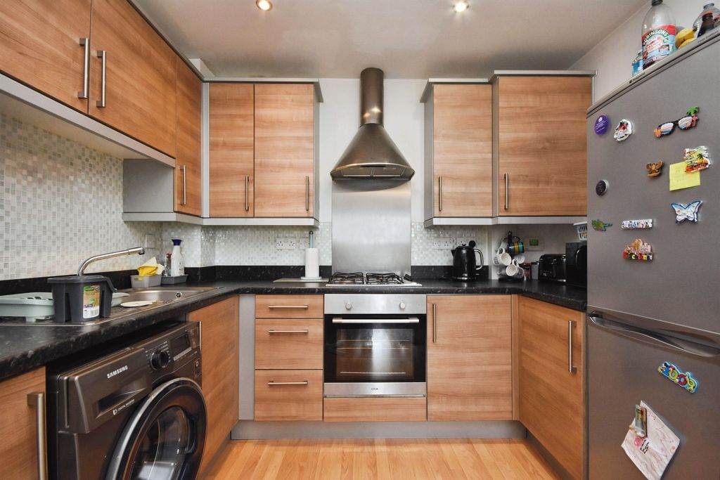Property photo 2 of 16