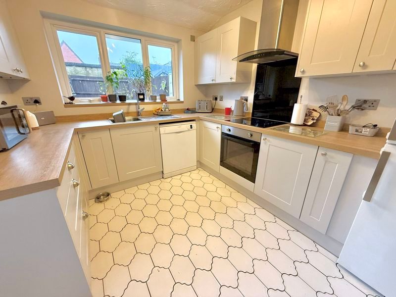 Property photo 2 of 13 Kitchen