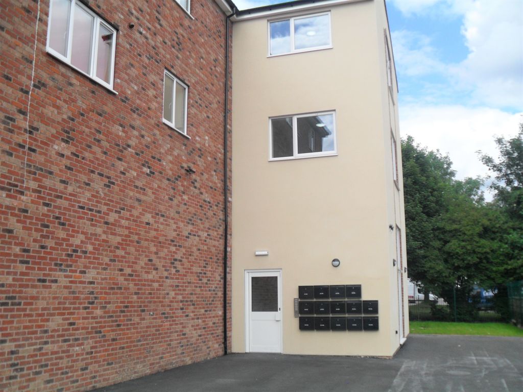 Property photo 2 of 11