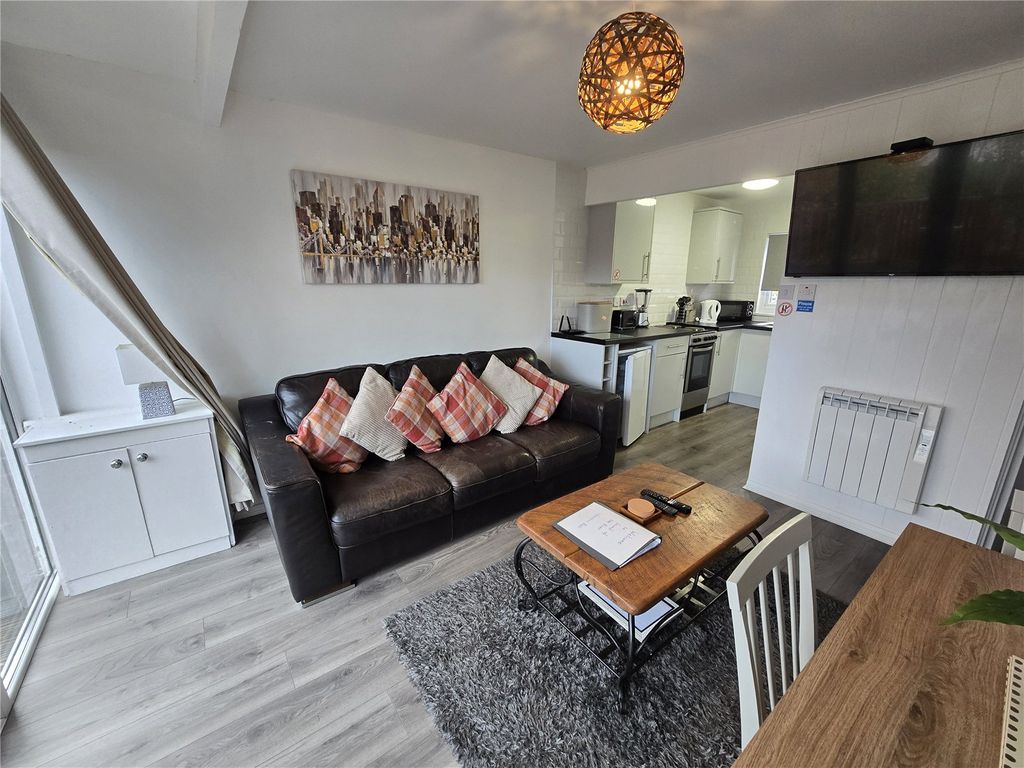 Property photo 3 of 11 Picture No. 02