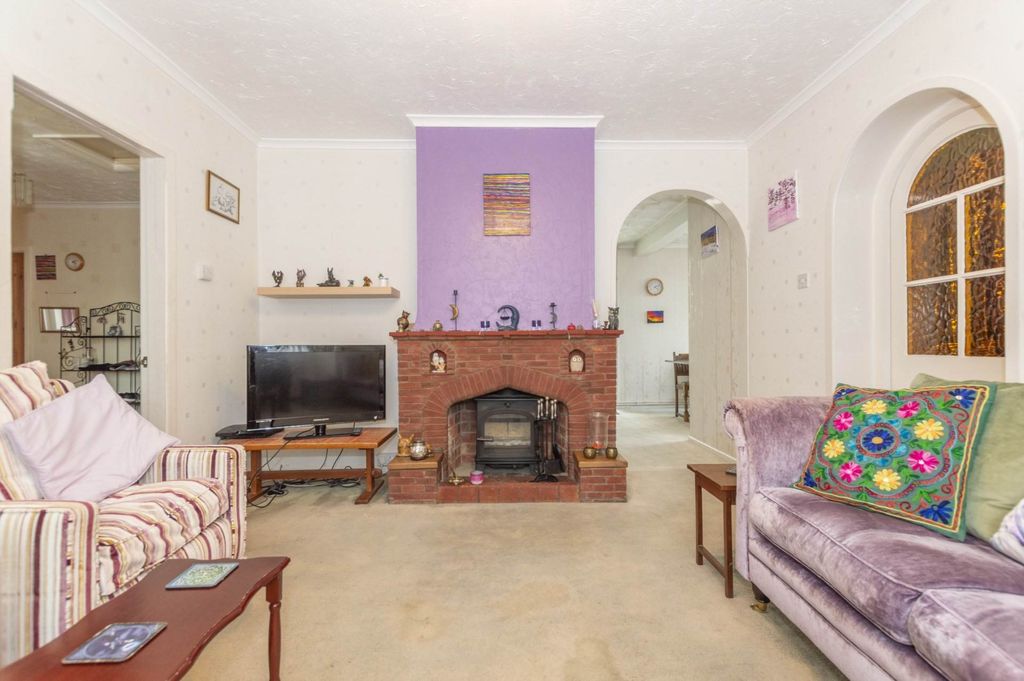 Property photo 2 of 19