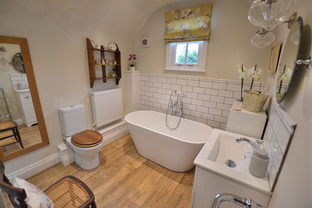 Property photo 3 of 37