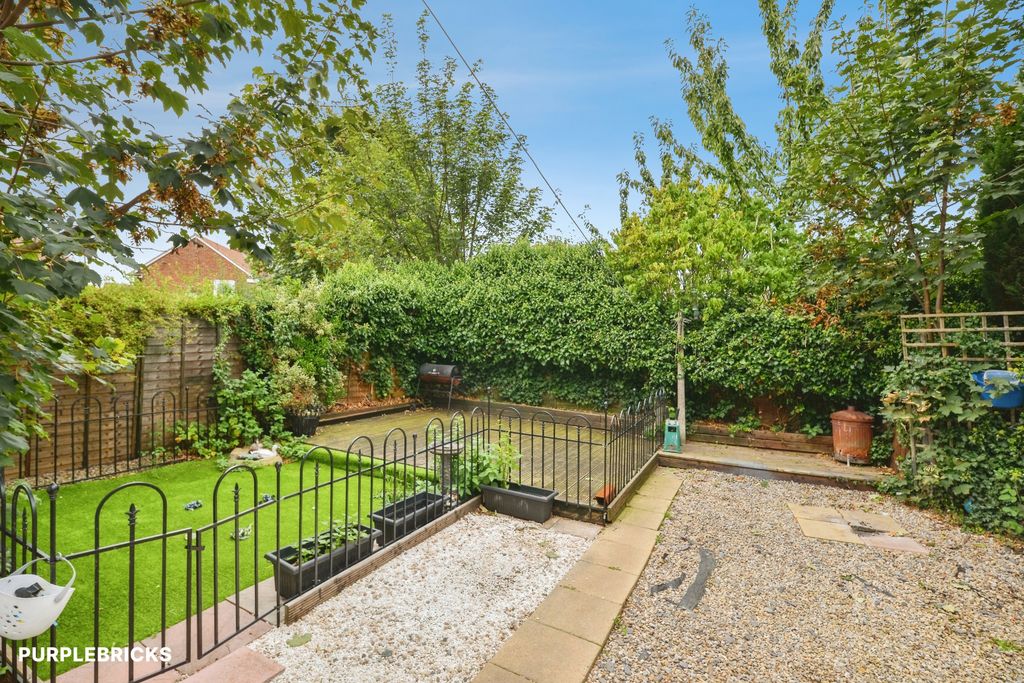 Property photo 3 of 25