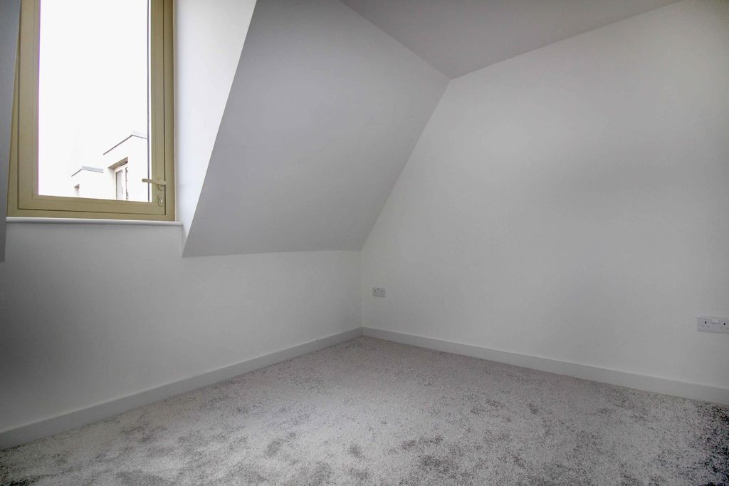 Additional image 7 of 3 bed flat to rentPrewetts Mill, Mill Bay Lane, Horsham RH12