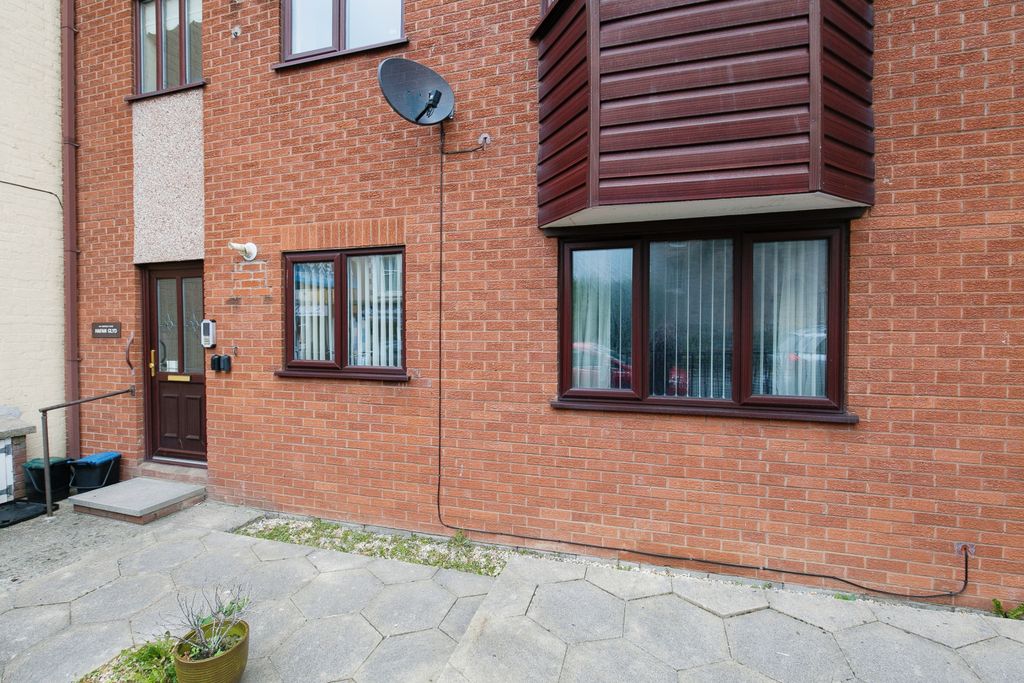 Property photo 1 of 14 Photography