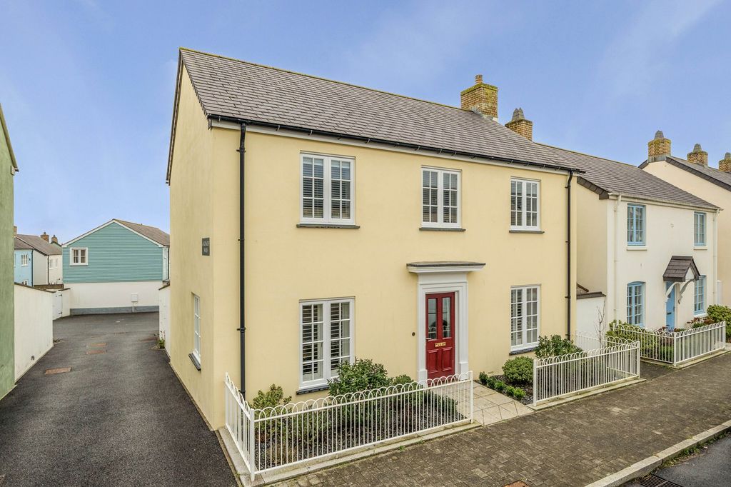 Property photo 1 of 29 External