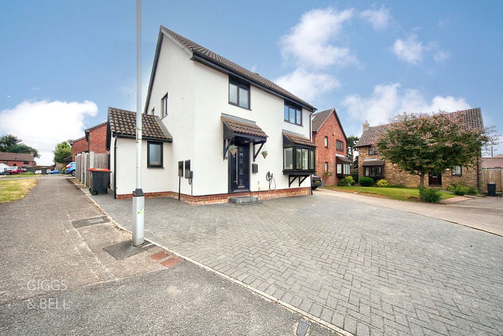 Property photo 1 of 31 5206010
