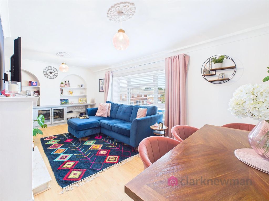 Property photo 2 of 11 Lounge/Diner