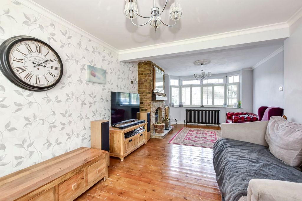 Property photo 3 of 19