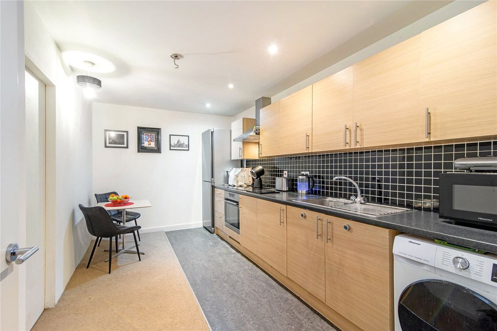 Property photo 3 of 6 Kitchen