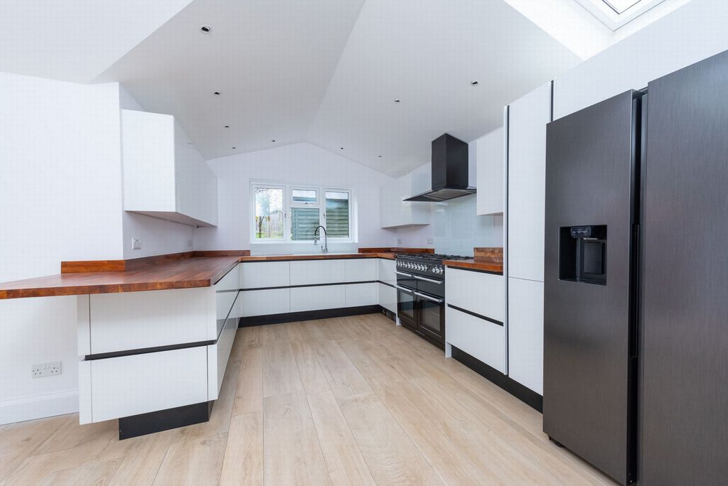 Property photo 3 of 15 Photo 11