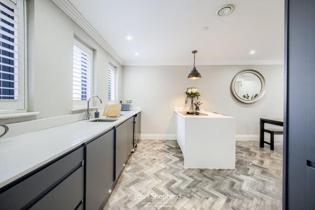 Property photo 3 of 21 Picture No. 38