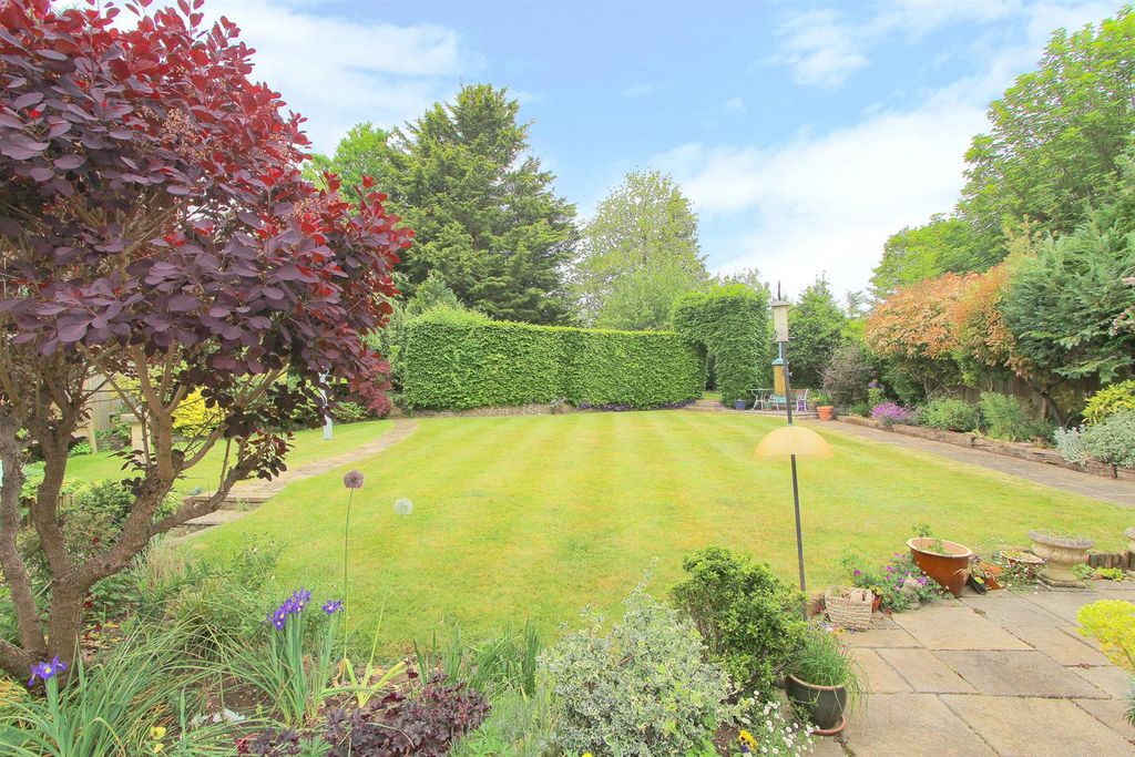 Property photo 3 of 29 Garden-A.Jpg