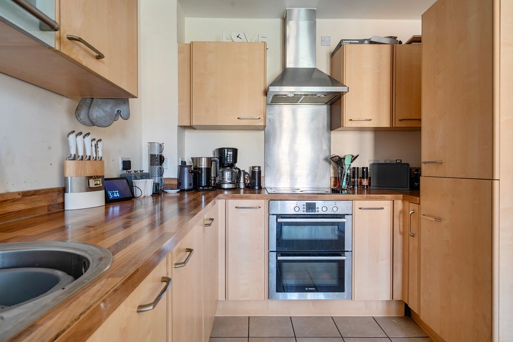 Additional image 6 of 2 bed flat for salePasteur Drive, Old Town, Swindon SN1