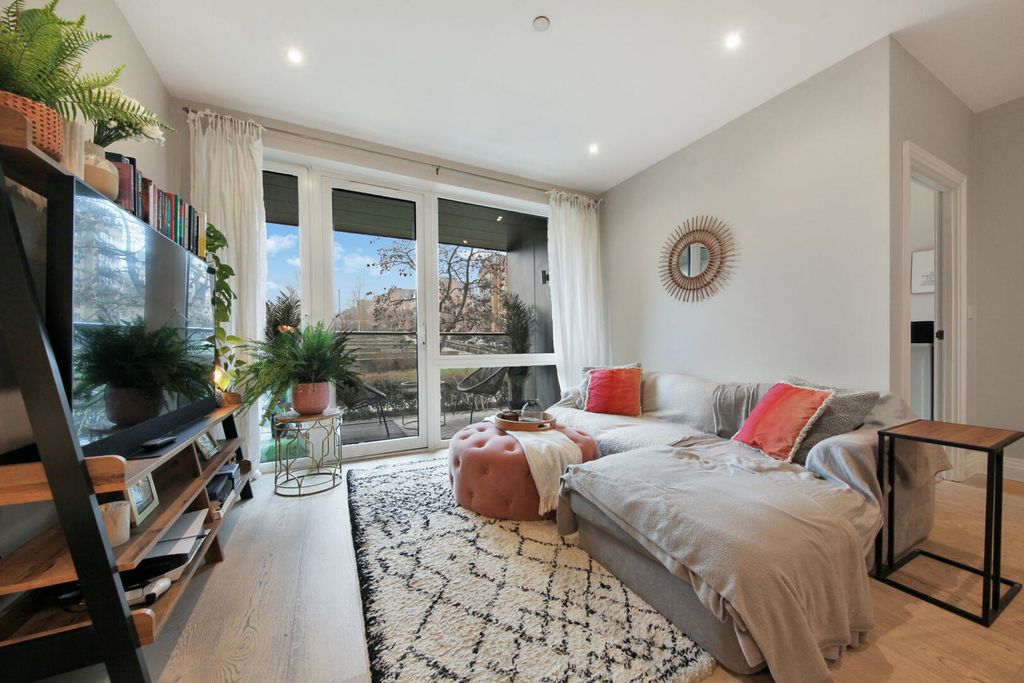 Property photo 1 of 27