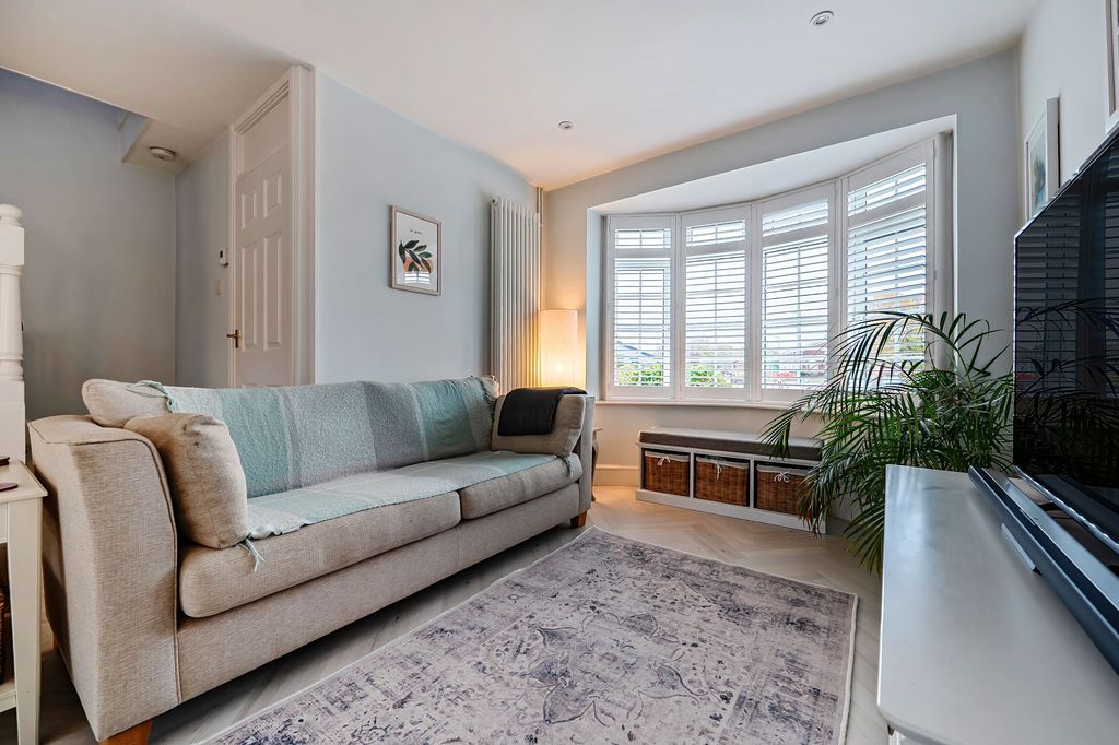 Property photo 2 of 14 Living Area