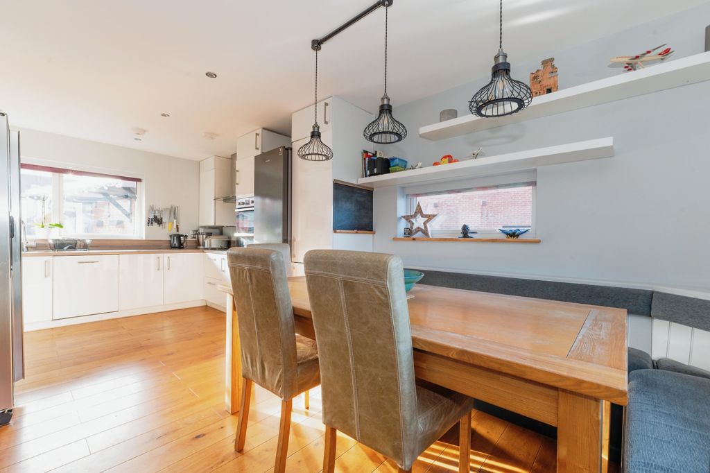 Property photo 3 of 15 Kitchen/Dining Room