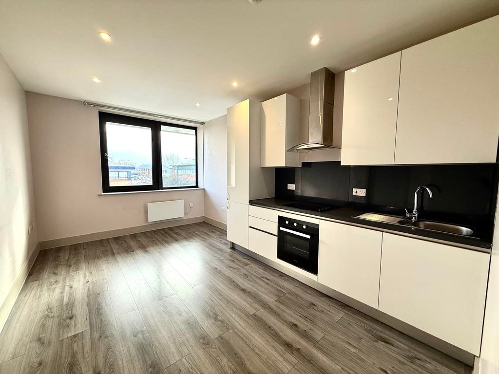 Property photo 1 of 6 Kitchen