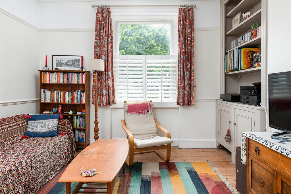 Property photo 3 of 12 Sitting Room